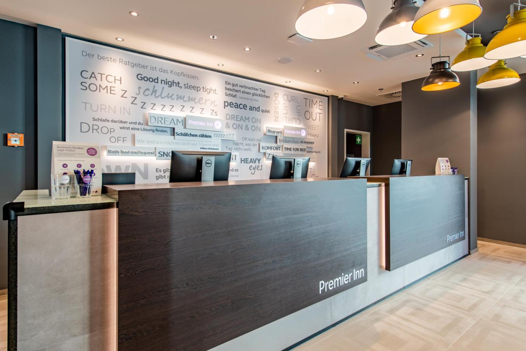 Premier Inn Stuttgart City Centre מראה חיצוני תמונה